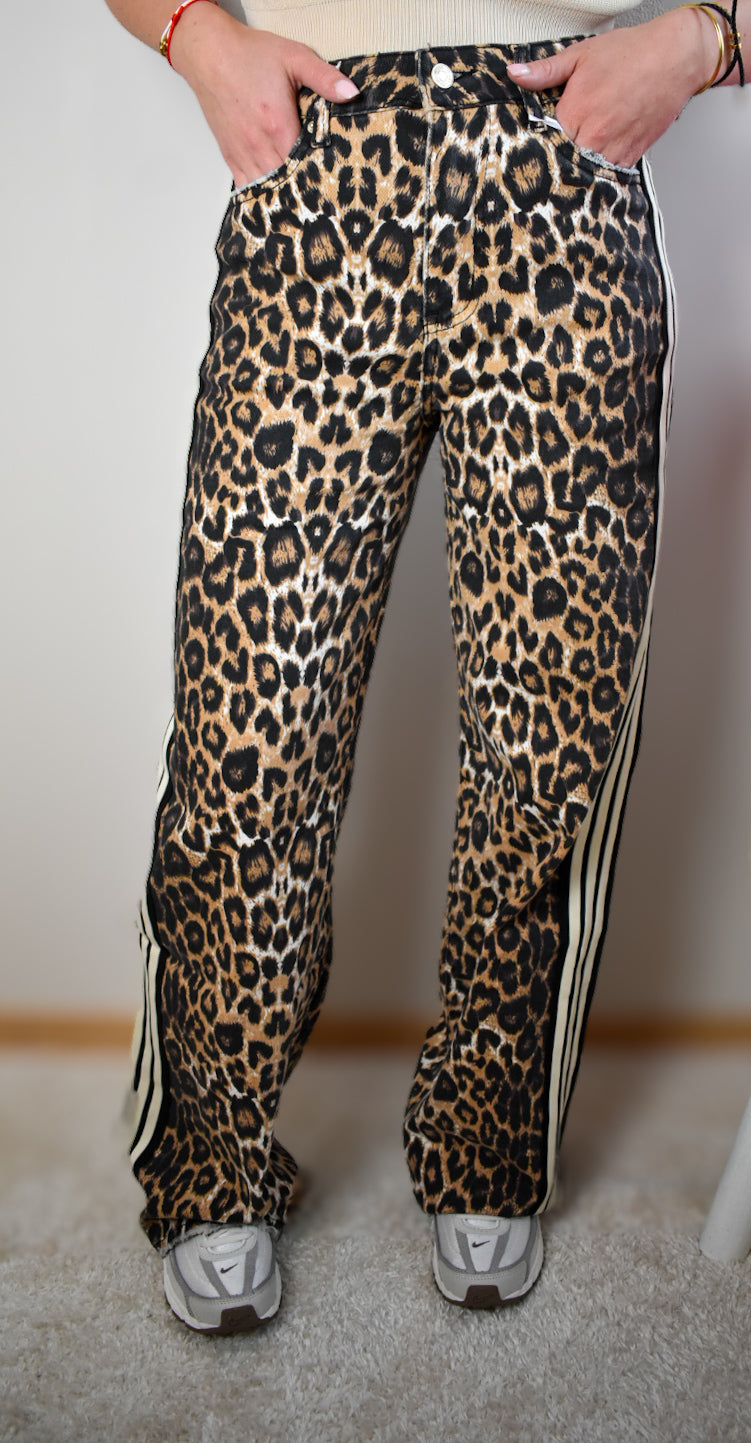 Leopard jeans