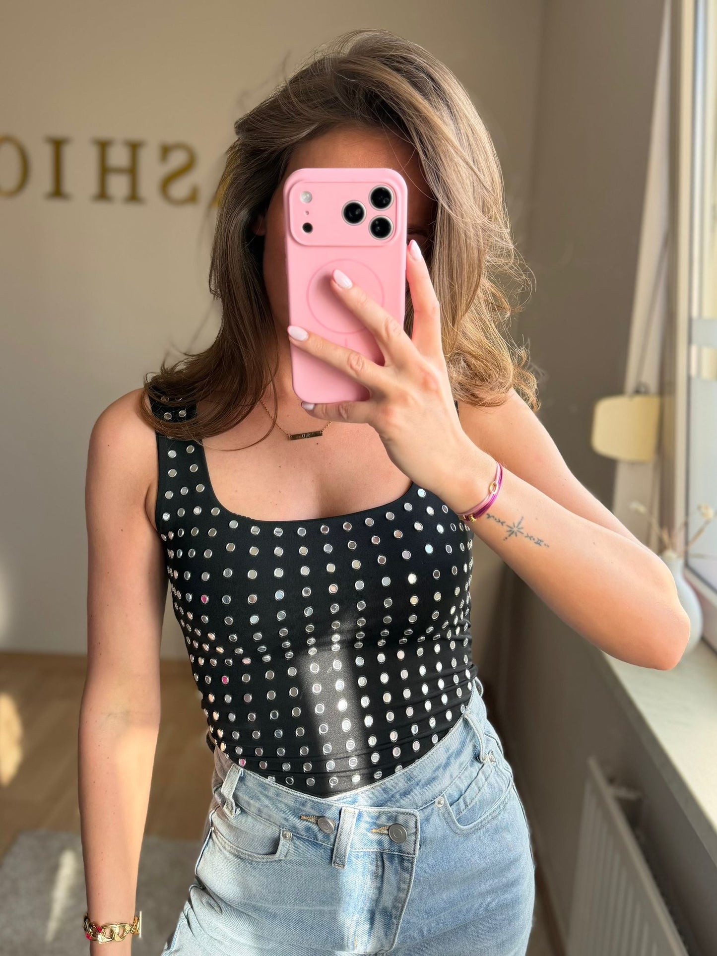 Studs top