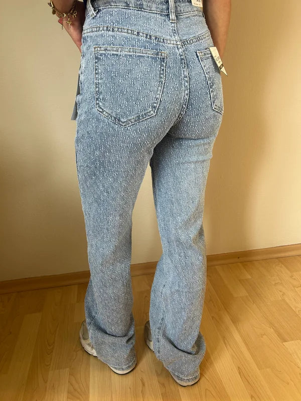 Tara Jeans